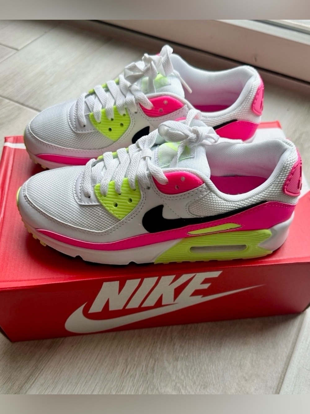 Nike Air Max 90 White Hyper Pink Volt Women 6.5 NWT CT1039-100
